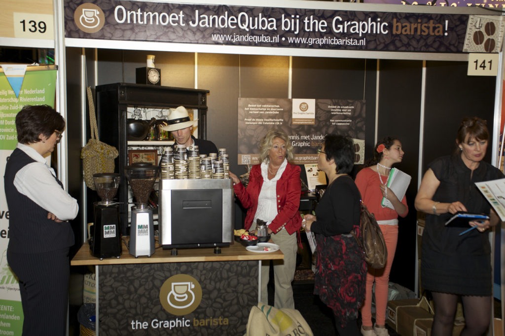 Een communicatie combinatie op 6m2, de toon is compleet in sfeer gezet • De samenwerking Jan de Quba en the Graphic barista zet in op smaak